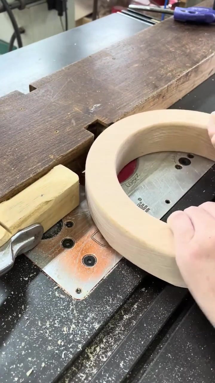 大胃碗架的工藝：五道工序打造的圓潤大圓邊